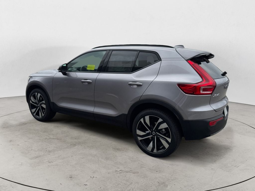 New 2026 Volvo XC40 B5 Ultra SUV