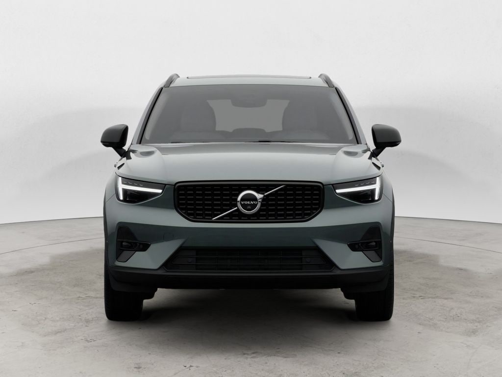 New 2026 Volvo XC40 B5 Ultra SUV