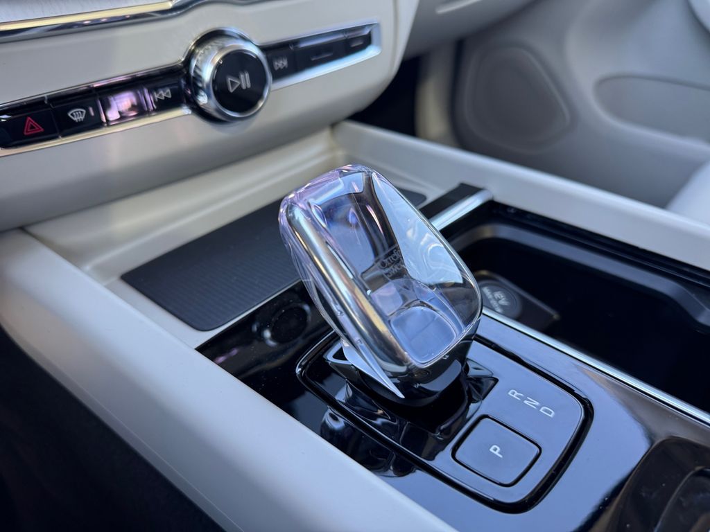 2026 Volvo XC60 Ultra - Photo 12