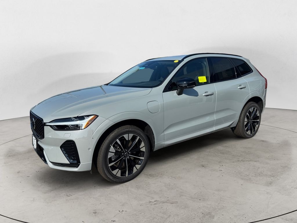 New 2026 Volvo XC60 plug-in hybrid T8 Plus SUV