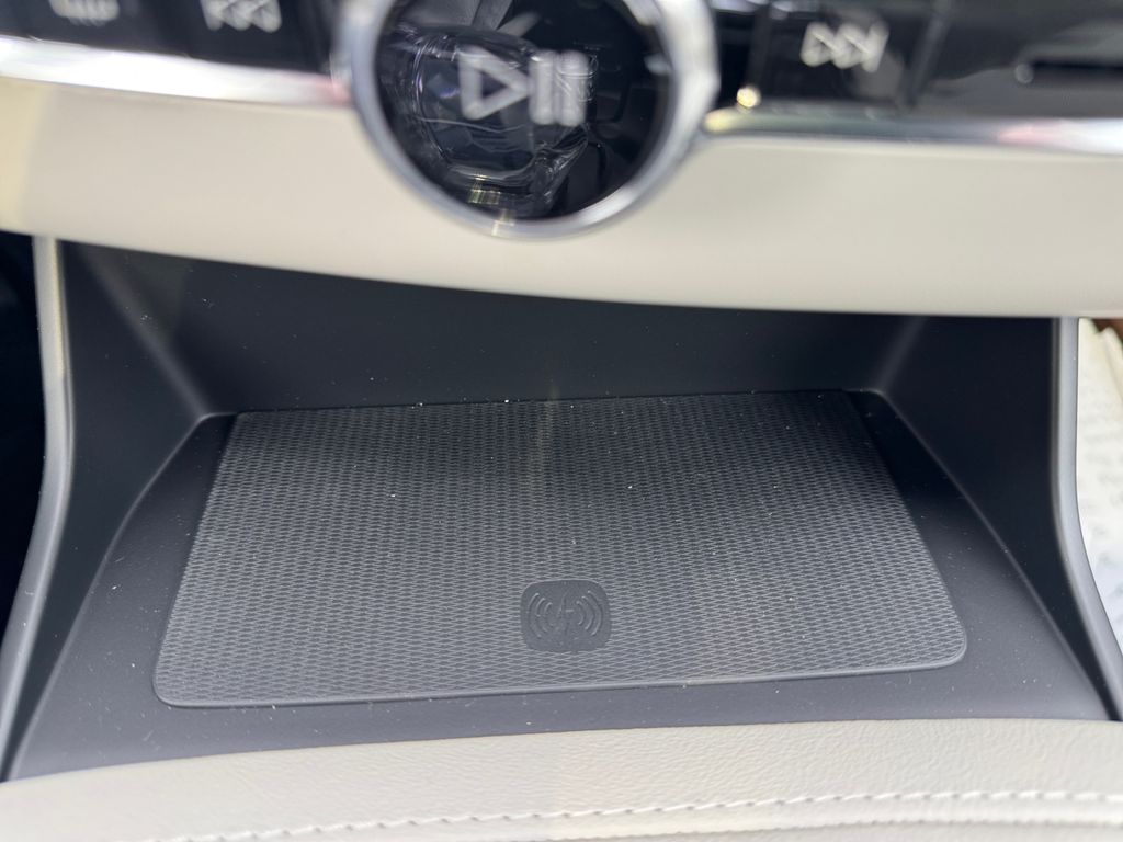 2026 Volvo XC90 Ultra - Photo 18