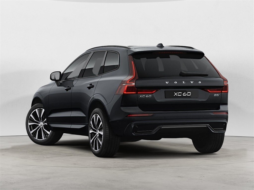 2025 Volvo XC60 B5 Plus photo 2