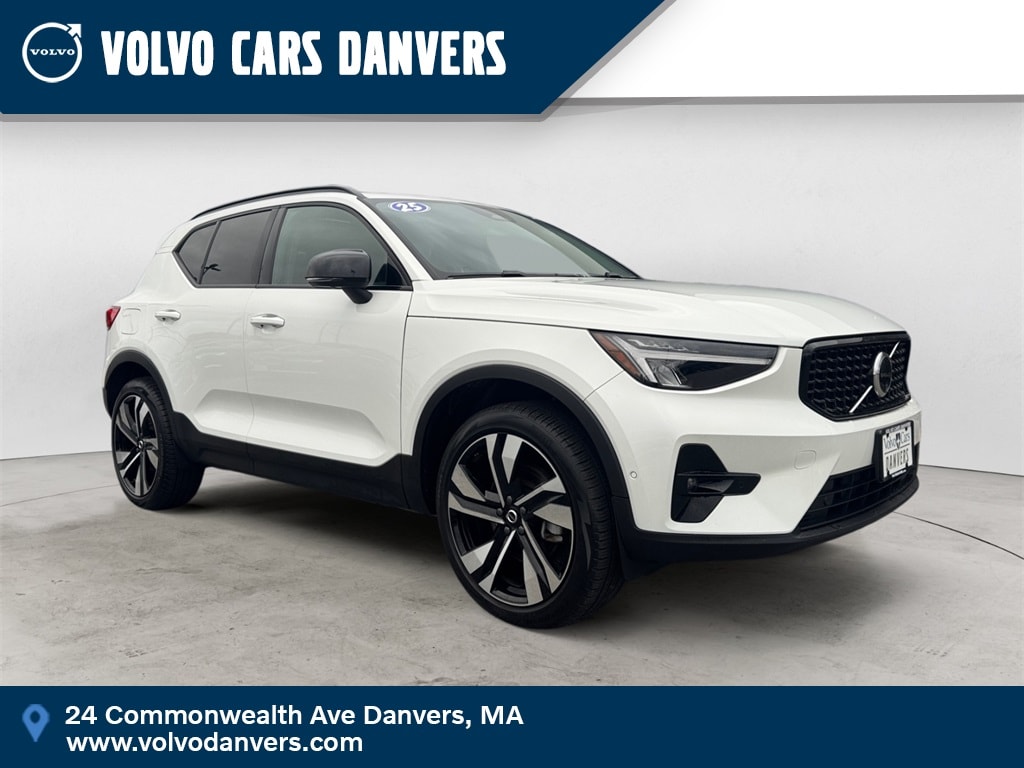 Certified 2025 Volvo XC40 B5 Plus Dark Theme SUV