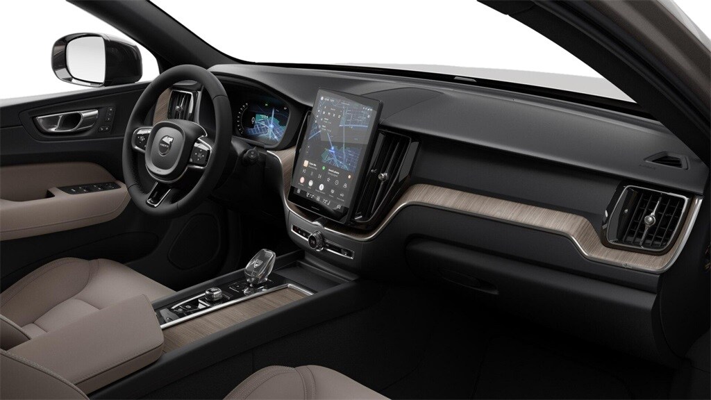 2026 Volvo XC60 B5 Plus photo 4