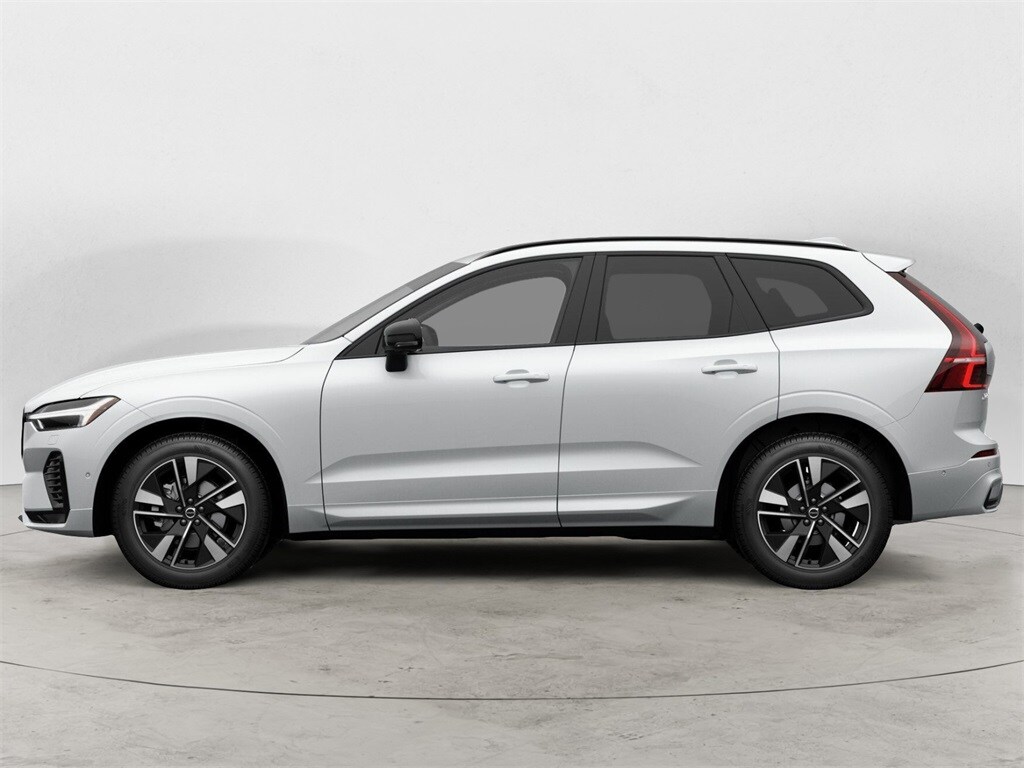 2026 Volvo XC60 B5 Plus photo 2