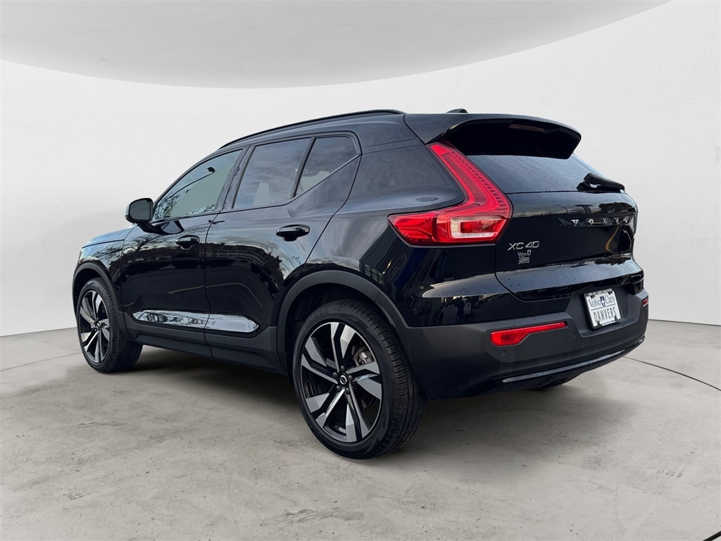 Certified 2024 Volvo XC40 B5 Plus Dark Theme SUV