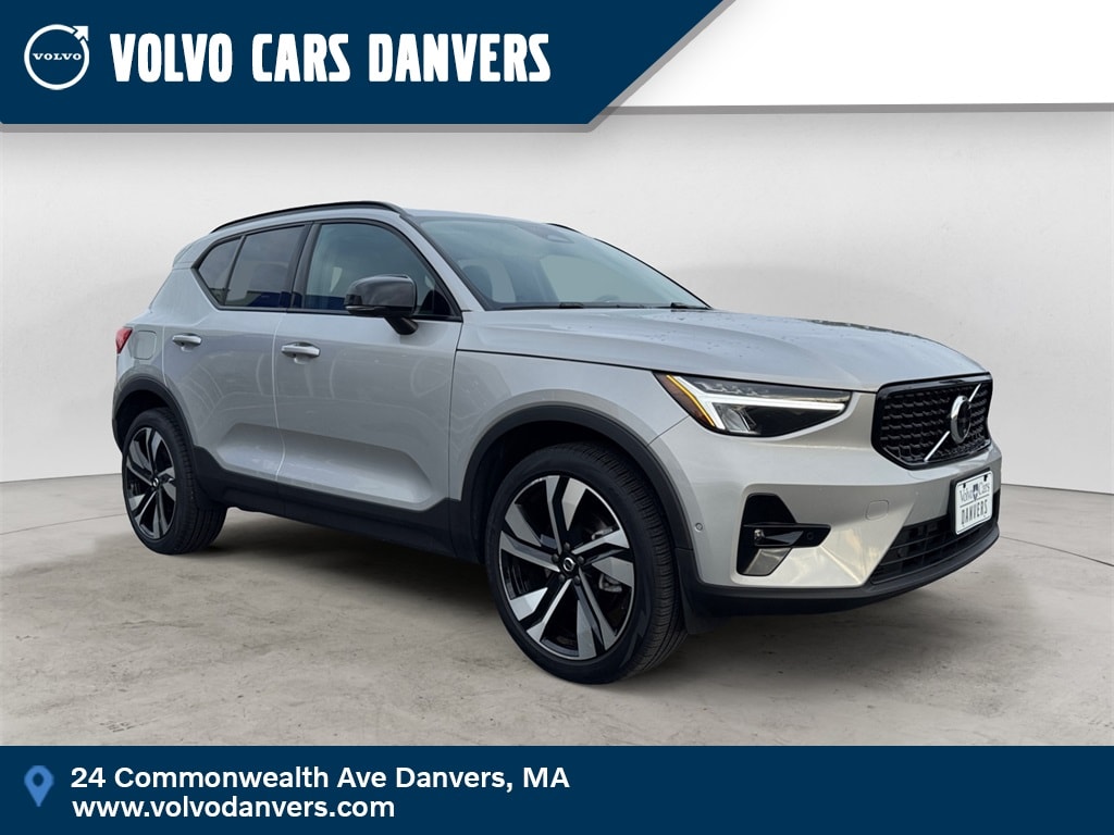 2025 Volvo XC40 Plus's photo