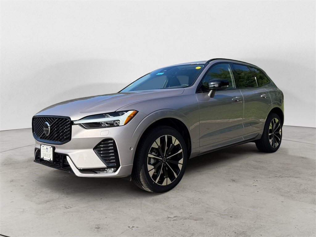 2026 Volvo XC60 B5 Plus photo 2