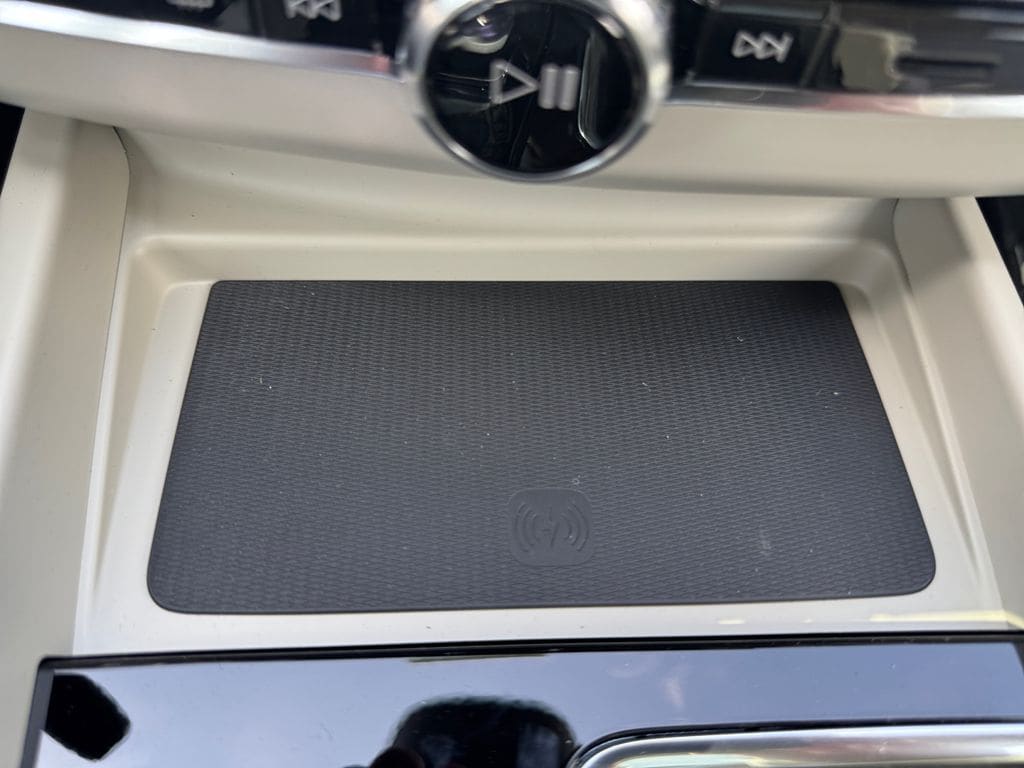 2026 Volvo XC60 Ultra - Photo 18