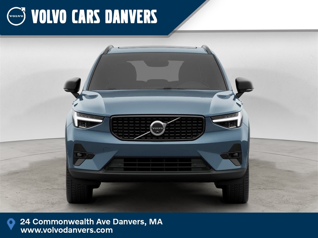 2025 Volvo XC40 Plus's photo