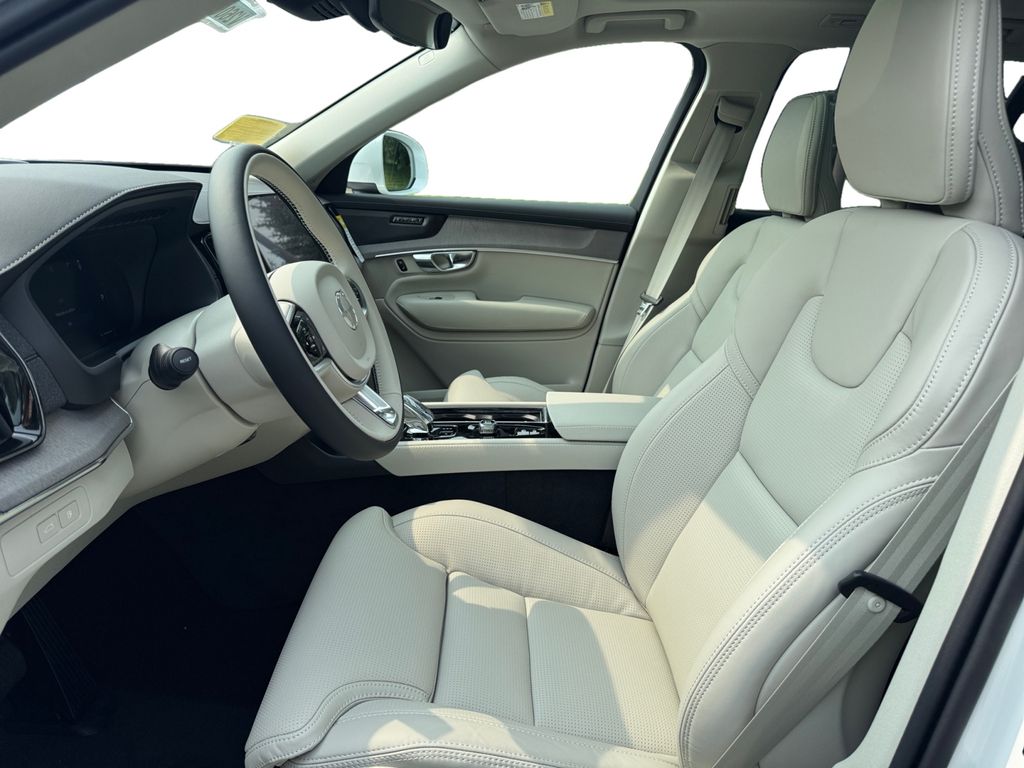2026 Volvo XC90 Ultra - Photo 12