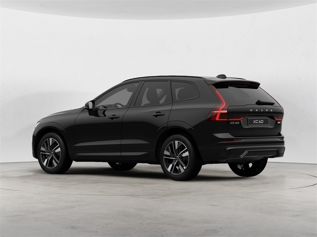 2026 Volvo XC60 B5 Plus photo 4