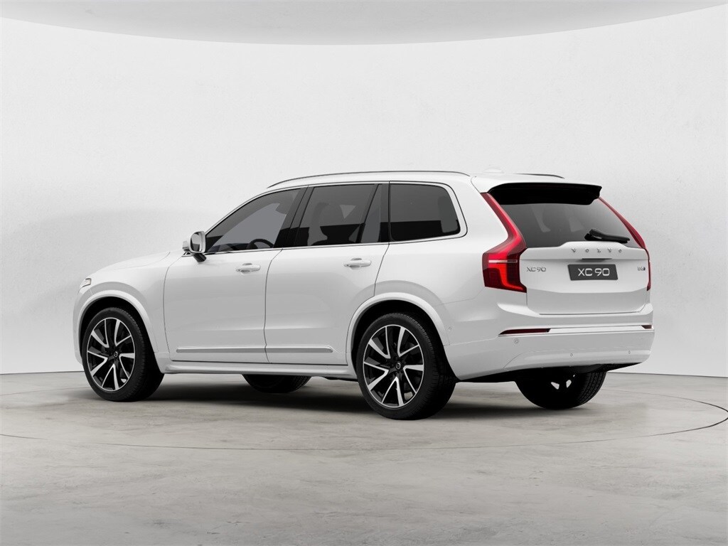 2024 Volvo XC90 Plus photo 2