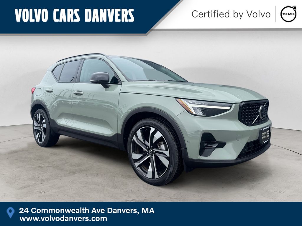 2023 Volvo XC40 Plus