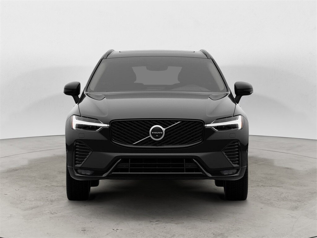 2026 Volvo XC60 B5 Plus photo 2