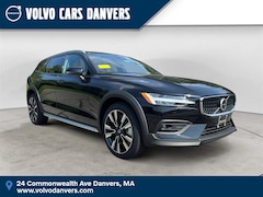 New 2026 Volvo V60 Cross Country B5 Ultra Wagon for sale in Danvers, MA