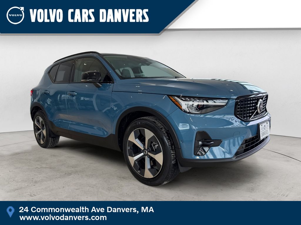 2023 Volvo XC40 Plus