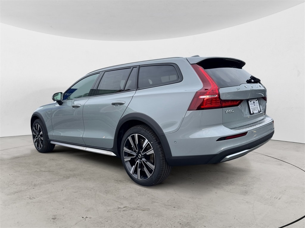 New 2026 Volvo V60 Cross Country B5 Ultra Wagon