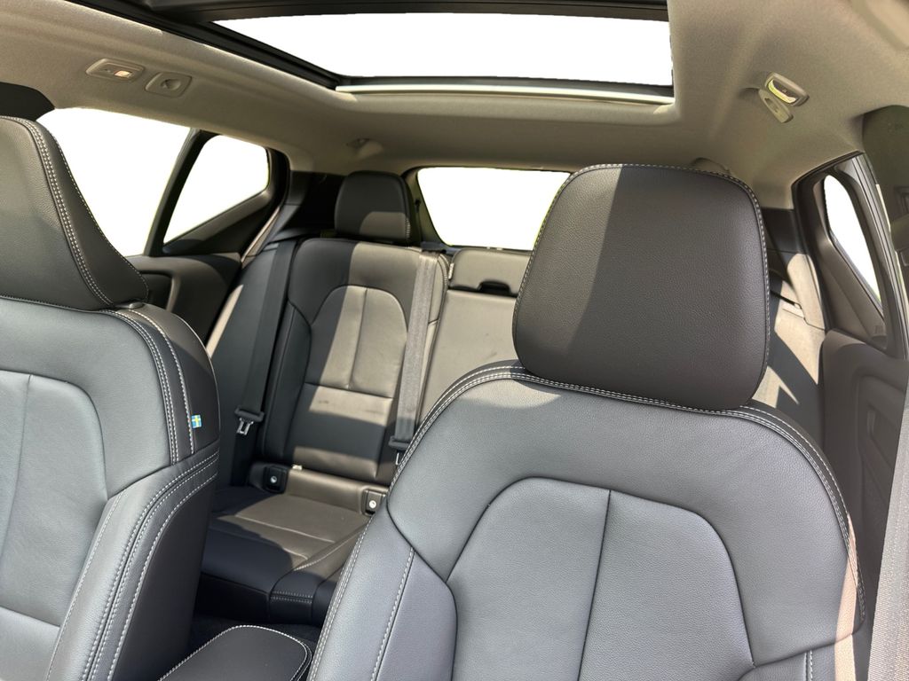 2026 Volvo XC40 Plus - Photo 20