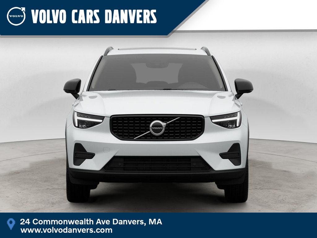 2026 Volvo XC40 SUV 