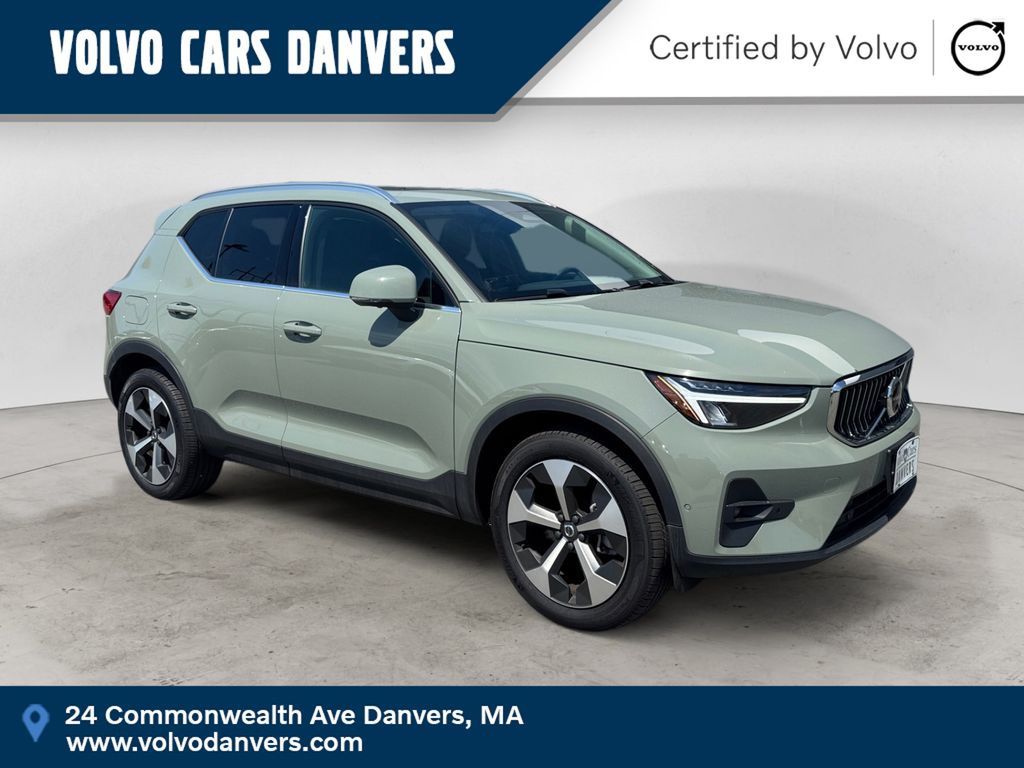 2025 Volvo XC40