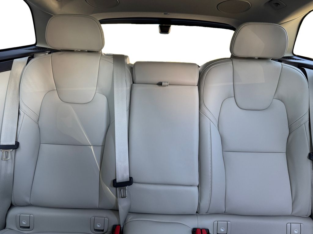2026 Volvo XC60 Ultra - Photo 19
