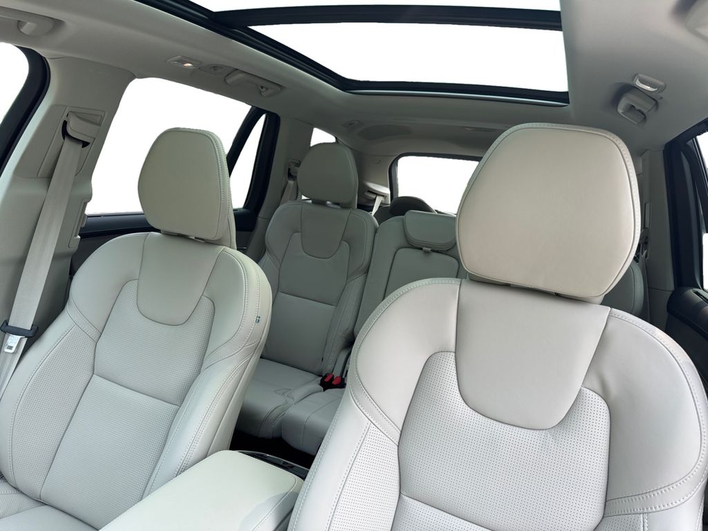 2026 Volvo XC90 Ultra - Photo 23