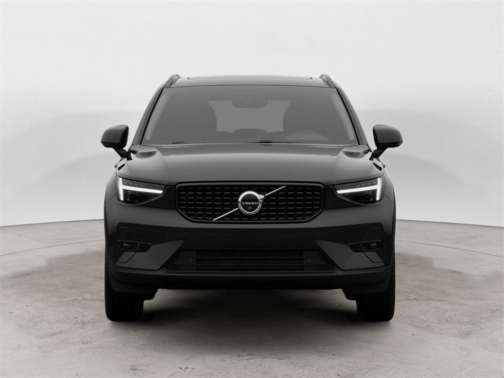 2026 Volvo XC40 Plus photo 2