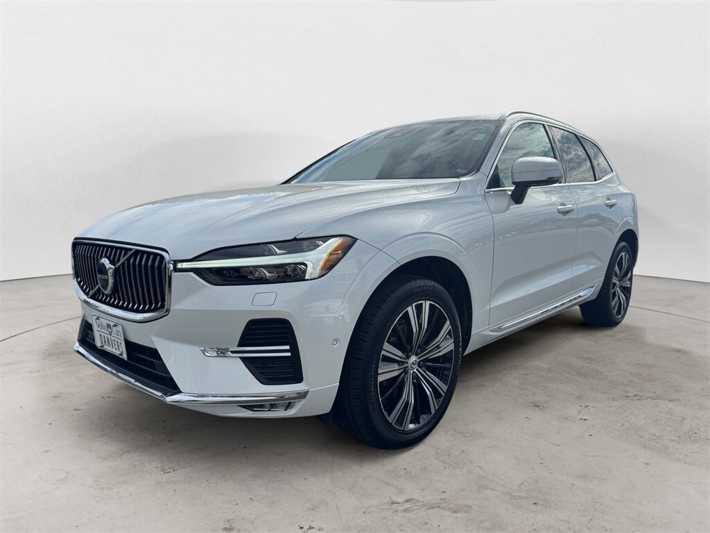 2022 Volvo XC60 B5 Inscription photo 2