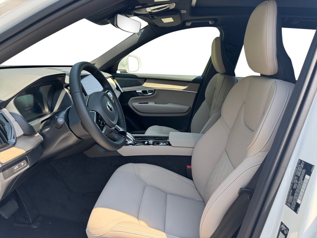 2026 Volvo XC90 Plus - Photo 12