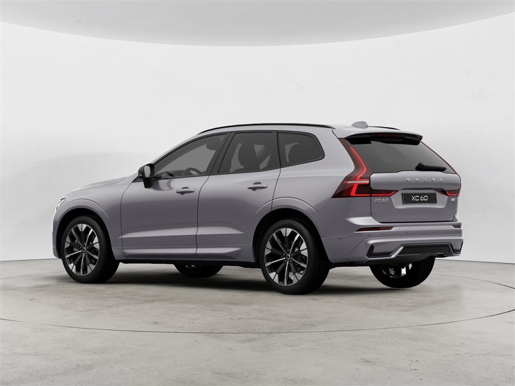 2026 Volvo XC60 B5 Plus photo 4