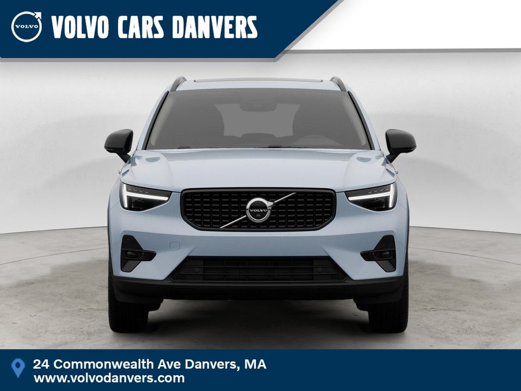 2026 Volvo XC40 SUV 