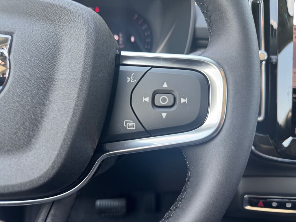 2026 Volvo XC40 Plus - Photo 16