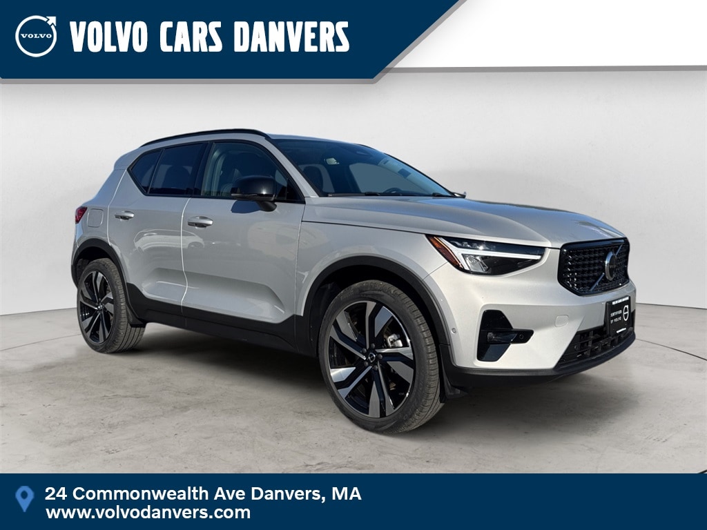 2025 Volvo XC40 Plus