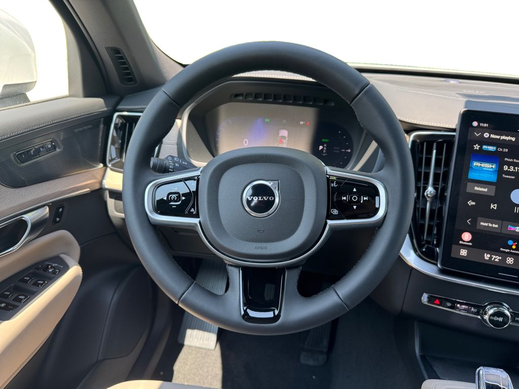2026 Volvo XC90 Plus - Photo 14