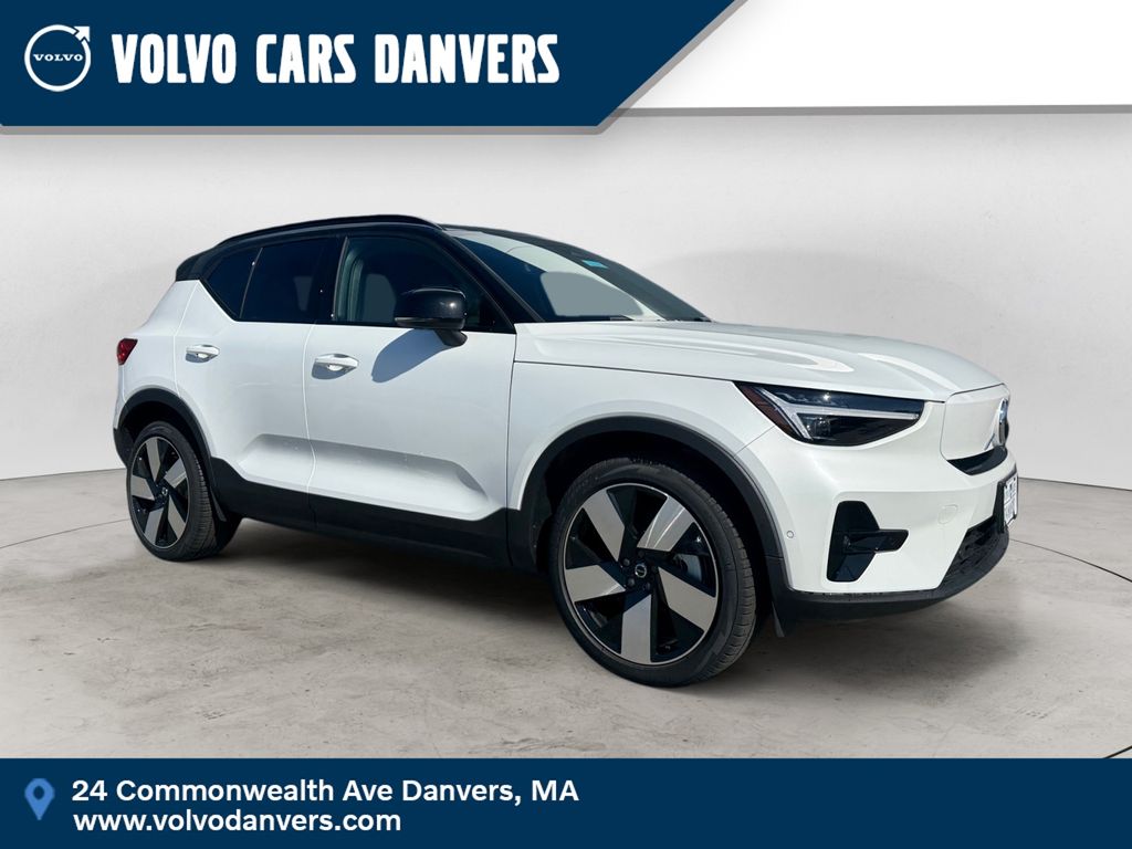 2026 Volvo EX40 Single Motor Extended Range Plus's photo