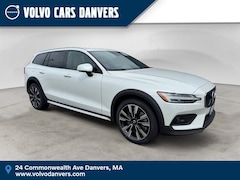 New 2026 Volvo V60 Cross Country B5 Ultra AWD Wagon for sale in Danvers, MA