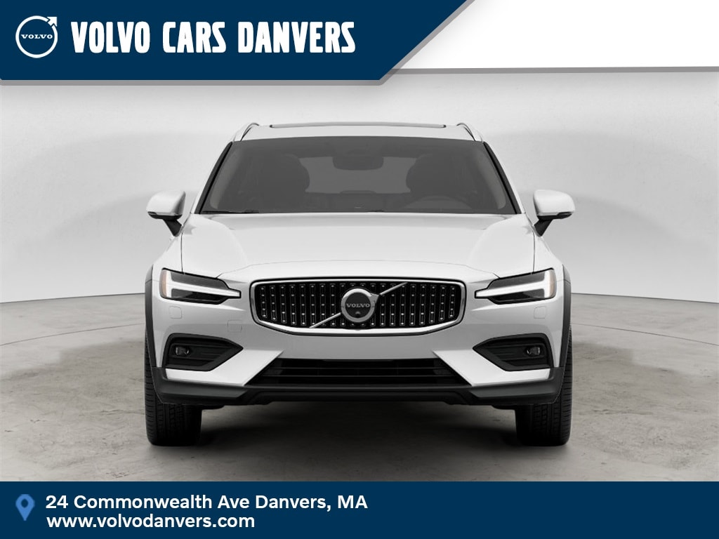 2025 Volvo V60 Cross Country Plus's photo