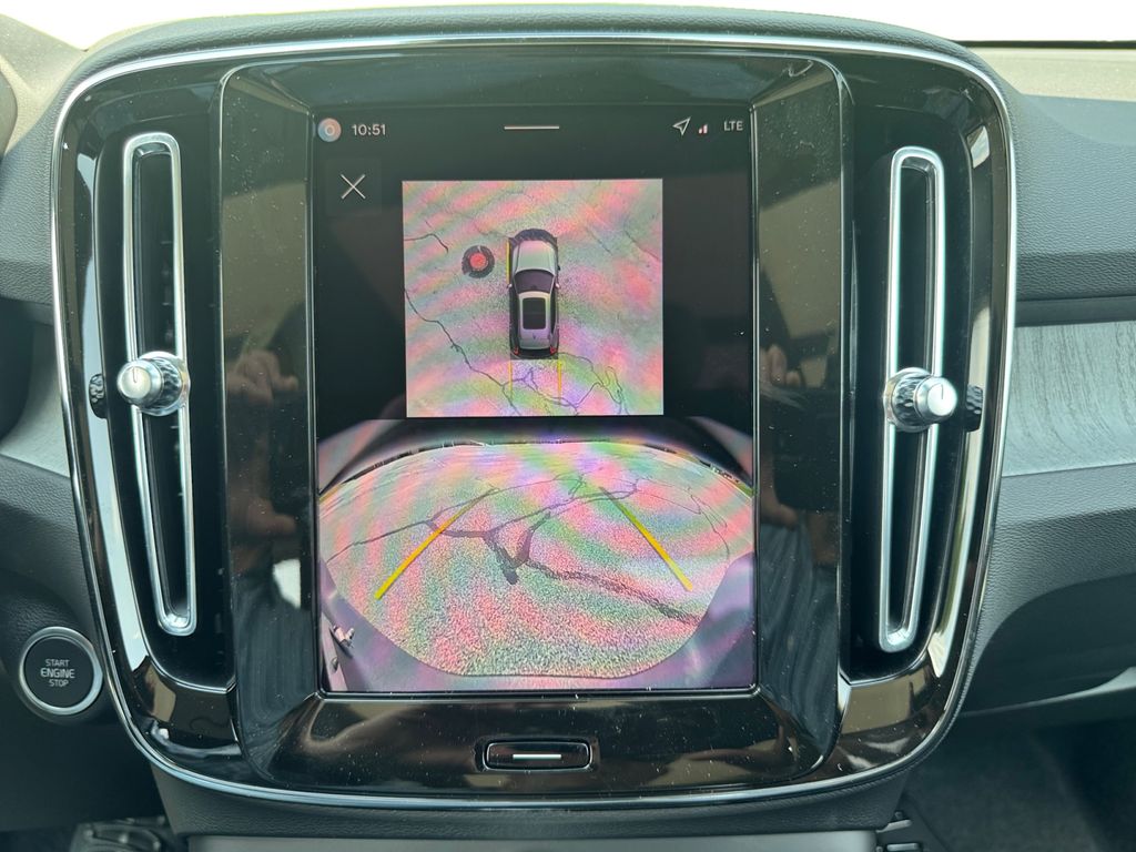 2026 Volvo XC40 Plus - Photo 18