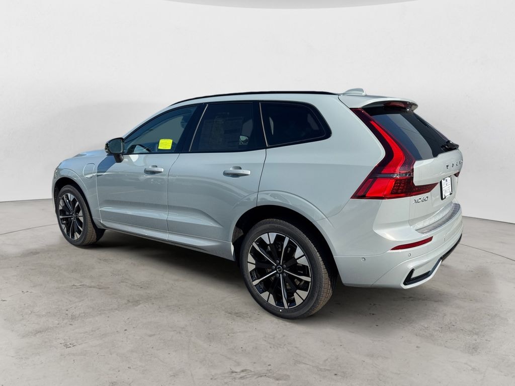 New 2026 Volvo XC60 plug-in hybrid T8 Plus SUV