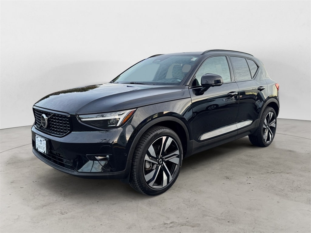 Certified 2024 Volvo XC40 B5 Plus Dark Theme SUV