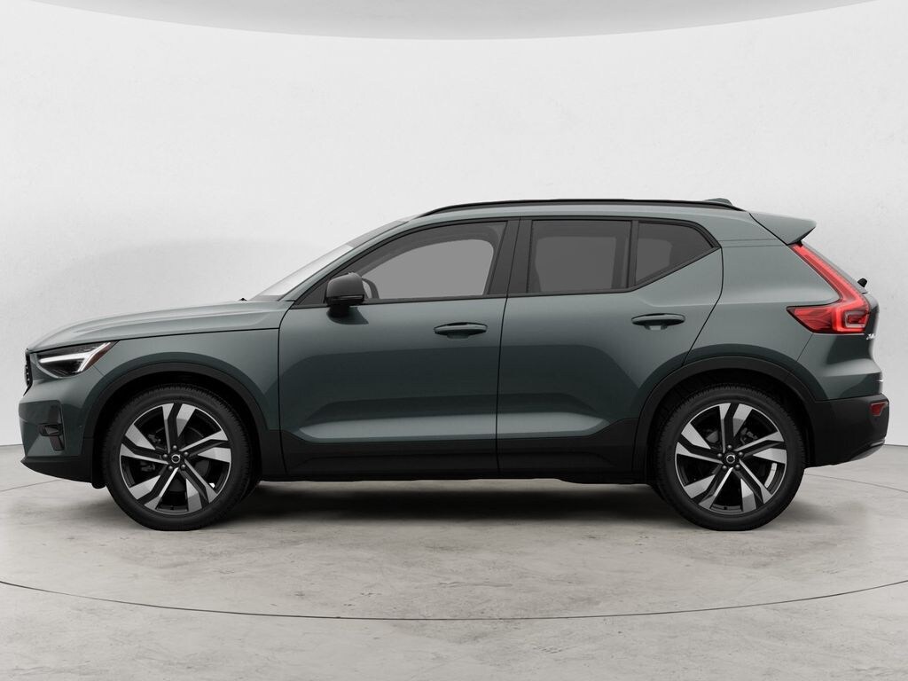 New 2026 Volvo XC40 B5 Ultra SUV