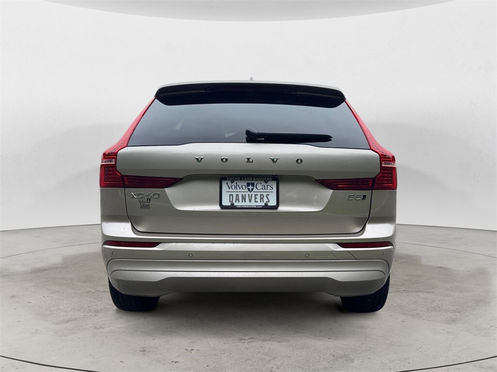 2023 Volvo XC60 B5 Core photo 4