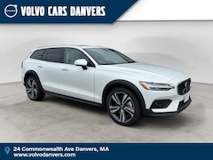New 2026 Volvo V60 Cross Country B5 Plus AWD Wagon for sale in Danvers, MA