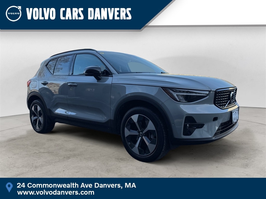 2025 Volvo XC40 Plus