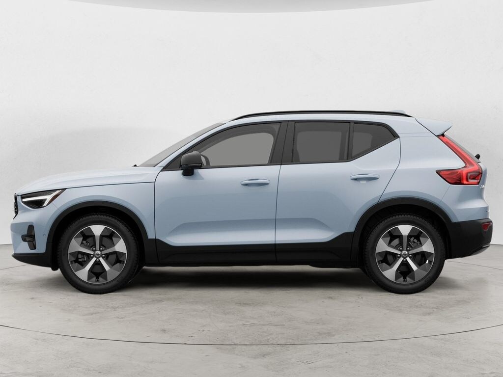New 2026 Volvo XC40 B5 Plus SUV