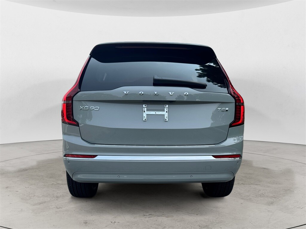 2026 Volvo XC90 T8 photo 4