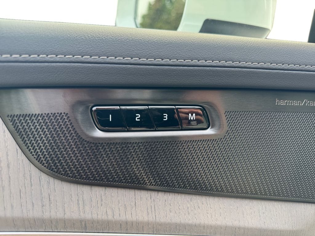 2026 Volvo XC90 Ultra - Photo 13