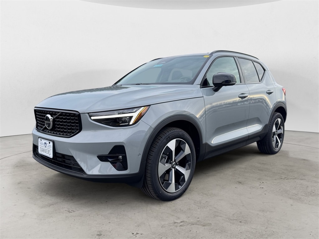 New 2026 Volvo XC40 B5 Plus SUV