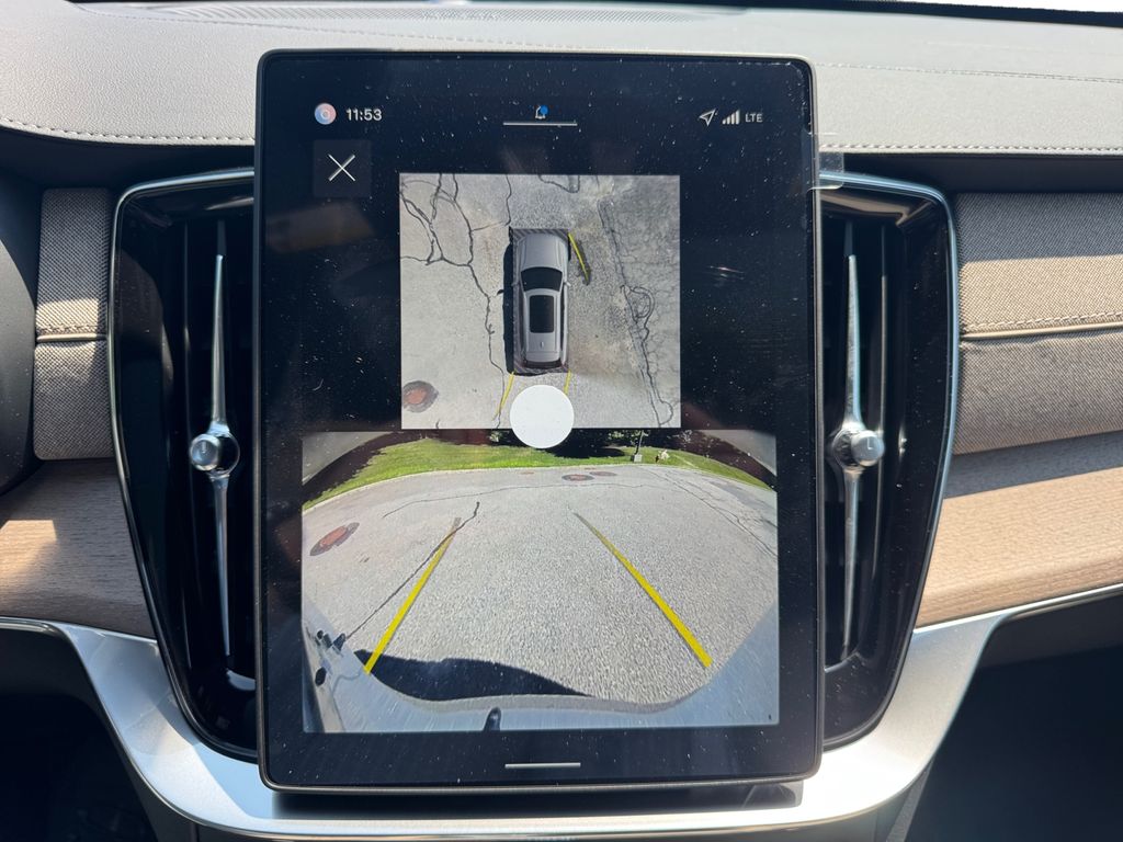 2026 Volvo XC90 Plus - Photo 22